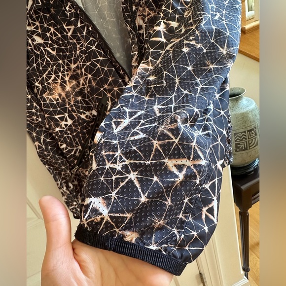 Lightweight jacket - Picture 16 of 17